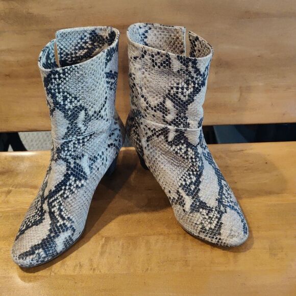 Free People Faux Snakeskin booties size 37eu/7us - Picture 2 of 11